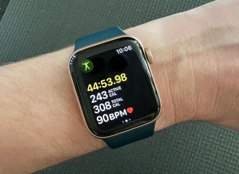 A picture of apple watch heart rate and calories during a workout